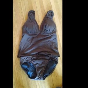 Lands End new swimsuit top 6DD bottom 10